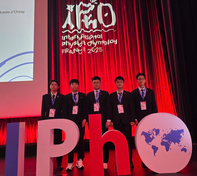 Việt Nam thuộc top 10 quốc gia có thành tích cao nhất tại Olympic Vật lý Quốc tế 2025- Ảnh 1. Việt Nam thuộc top 10 quốc gia có thành tích cao nhất tại Olympic Vật lý Quốc tế 2025- Ảnh 1.