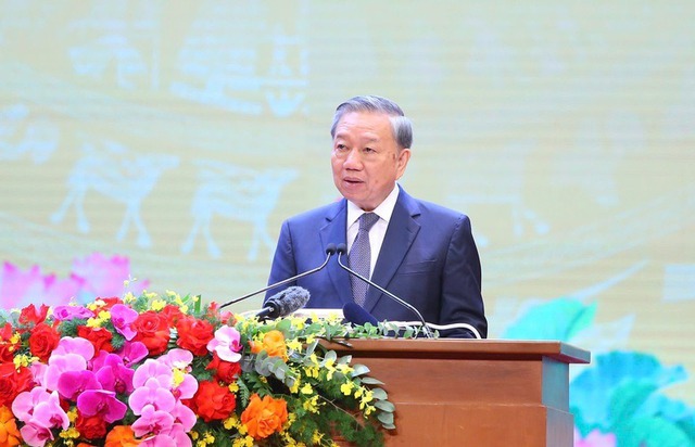 Tổng Bí thư Tô Lâm: Sự hy sinh của các anh hùng liệt sĩ đã làm cho đất nước nở hoa độc lập, kết trái tự do- Ảnh 1. Tổng Bí thư Tô Lâm: Sự hy sinh của các anh hùng liệt sĩ đã làm cho đất nước nở hoa độc lập, kết trái tự do- Ảnh 1.