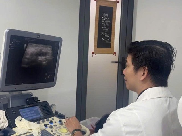 Bác sĩ Lê Lý Trọng Hưng và hành trình vì sức khỏe người bệnh tuyến giáp- Ảnh 2. Bác sĩ Lê Lý Trọng Hưng và hành trình vì sức khỏe người bệnh tuyến giáp- Ảnh 2.