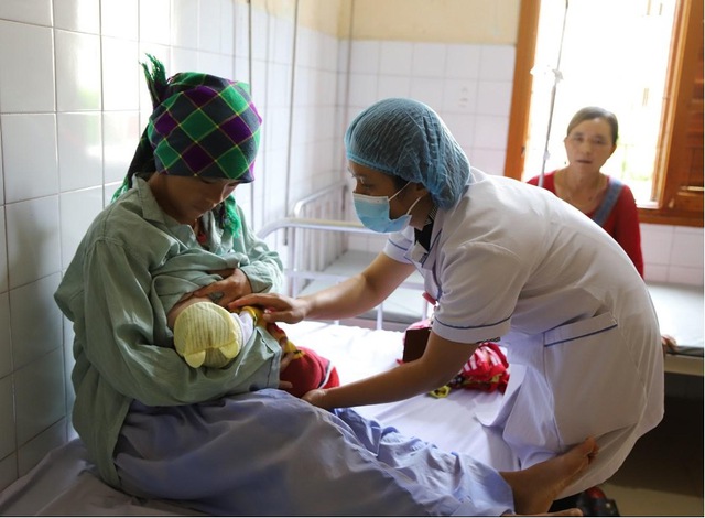 Nâng cao hiệu quả chăm sóc dinh dưỡng cho phụ nữ dân tộc thiểu số trong độ tuổi sinh đẻ- Ảnh 1. Nâng cao hiệu quả chăm sóc dinh dưỡng cho phụ nữ dân tộc thiểu số trong độ tuổi sinh đẻ- Ảnh 1.