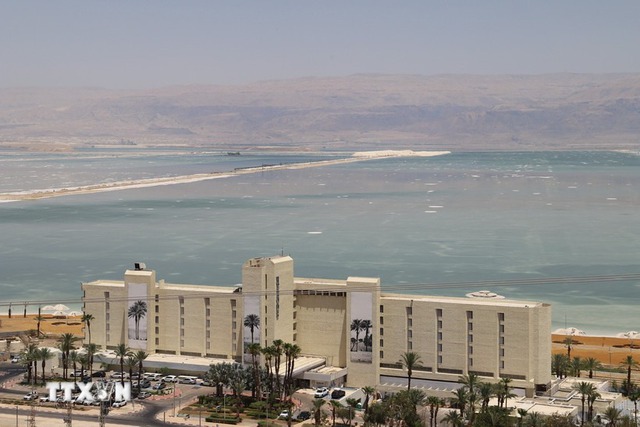 Biển Chết nóng 45,1 độ C, Israel lập đỉnh nhiệt mới giữa mùa Hè khốc liệt- Ảnh 1. Biển Chết nóng 45,1 độ C, Israel lập đỉnh nhiệt mới giữa mùa Hè khốc liệt- Ảnh 1.