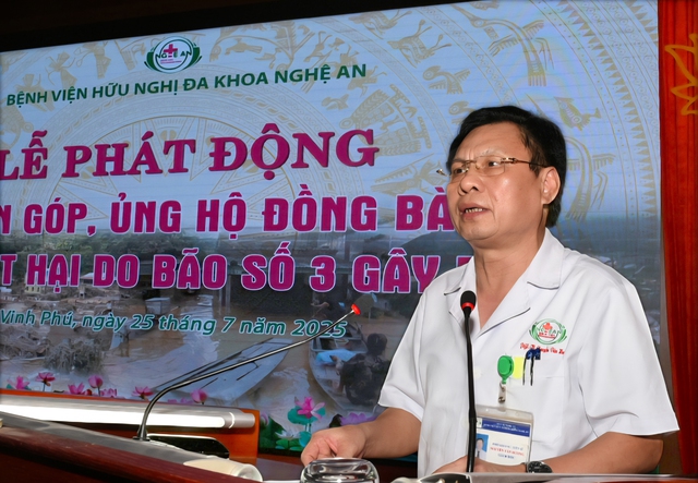 PGS.TS Nguyễn Văn Hương – Giám đốc Bệnh viện Hữu nghị Đa khoa Nghệ An phát biểu tại lễ phát động quyên góp ủng hộ đồng bào vùng cao Nghệ An. PGS.TS Nguyễn Văn Hương – Giám đốc Bệnh viện Hữu nghị Đa khoa Nghệ An phát biểu tại lễ phát động quyên góp ủng hộ đồng bào vùng cao Nghệ An.