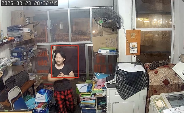 Vụ bé gái 13 tuổi ở Hà Nội mất tích: Xuất hiện manh mối từ TPHCM- Ảnh 1. Vụ bé gái 13 tuổi ở Hà Nội mất tích: Xuất hiện manh mối từ TPHCM- Ảnh 1.