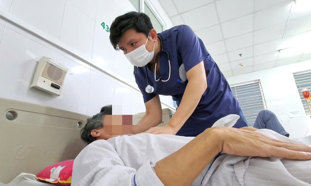 Ăn tiết canh, nem sống, 2 người đàn ông mắc liên cầu khuẩn lợn bị điếc vĩnh viễn- Ảnh 3. Ăn tiết canh, nem sống, 2 người đàn ông mắc liên cầu khuẩn lợn bị điếc vĩnh viễn- Ảnh 3.