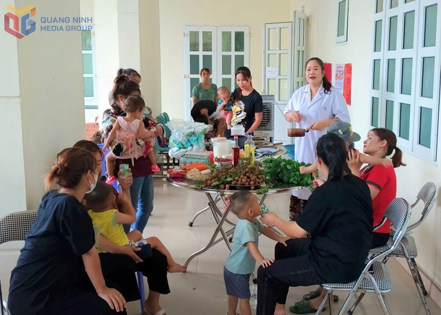 Nâng cao thể trạng bà mẹ, trẻ em dân tộc thiểu số qua chăm sóc dinh dưỡng 1.000 ngày đầu đời- Ảnh 1.