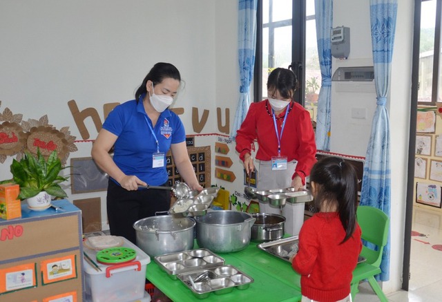 Cải thiện dinh dưỡng cho học sinh vùng cao nhờ bữa ăn bán trú- Ảnh 1.