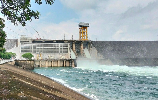 Bộ Nông nghiệp và Môi trường chỉ đạo mở khẩn cấp 2 cửa xả hồ thuỷ điện Thác Bà- Ảnh 2.