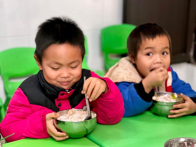 Cải thiện dinh dưỡng cho học sinh vùng cao nhờ bữa ăn bán trú- Ảnh 2.