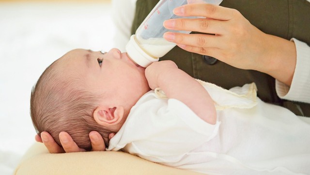 Cho trẻ dưới 6 tháng tuổi uống nước bao nhiêu là đủ?
- Ảnh 3. Cho trẻ dưới 6 tháng tuổi uống nước bao nhiêu là đủ?
- Ảnh 3.