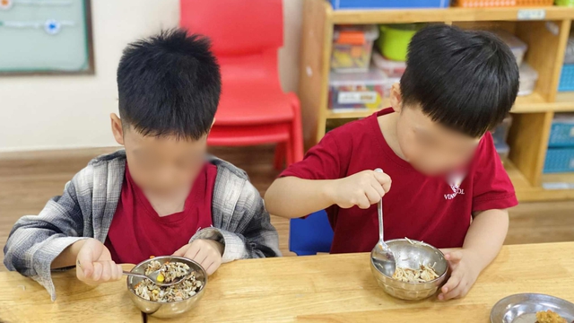 Dinh dưỡng học đường góp phần xây dựng thế hệ khỏe mạnh, học tập tốt- Ảnh 1. Dinh dưỡng học đường góp phần xây dựng thế hệ khỏe mạnh, học tập tốt- Ảnh 1.