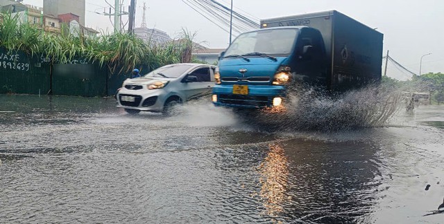 Những tuyến phố ở Hà Nội có nguy cơ ngập úng do mưa lớn chiều nay- Ảnh 2.