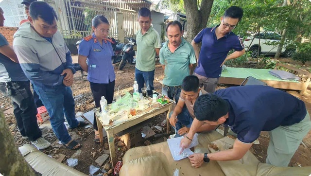 Giấu ma tuý trong nghĩa trang để bán cho 'con nghiện'- Ảnh 1.