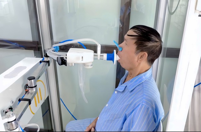 Nghệ An lần đầu tiên ứng dụng kỹ thuật phế thân ký hiện đại trong chẩn đoán bệnh hô hấp
- Ảnh 1. Nghệ An lần đầu tiên ứng dụng kỹ thuật phế thân ký hiện đại trong chẩn đoán bệnh hô hấp
- Ảnh 1.