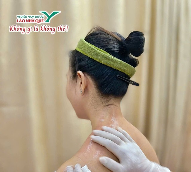 Đau vai gáy dai dẳng - cảnh báo thoái hóa đốt sống cổ từ thói quen xấu- Ảnh 3. Đau vai gáy dai dẳng - cảnh báo thoái hóa đốt sống cổ từ thói quen xấu- Ảnh 3.