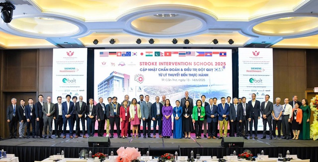 TS.BS Trần Chí Cường & hành trình đưa S.I.S Cần Thơ trở thành Trung tâm đào tạo toàn cầu- Ảnh 3. TS.BS Trần Chí Cường & hành trình đưa S.I.S Cần Thơ trở thành Trung tâm đào tạo toàn cầu- Ảnh 3.