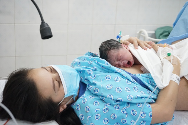 Nâng cao vai trò của nữ hộ sinh trong hoạt động chăm sóc sức khỏe bà mẹ và trẻ sơ sinh vùng cao- Ảnh 1. Nâng cao vai trò của nữ hộ sinh trong hoạt động chăm sóc sức khỏe bà mẹ và trẻ sơ sinh vùng cao- Ảnh 1.