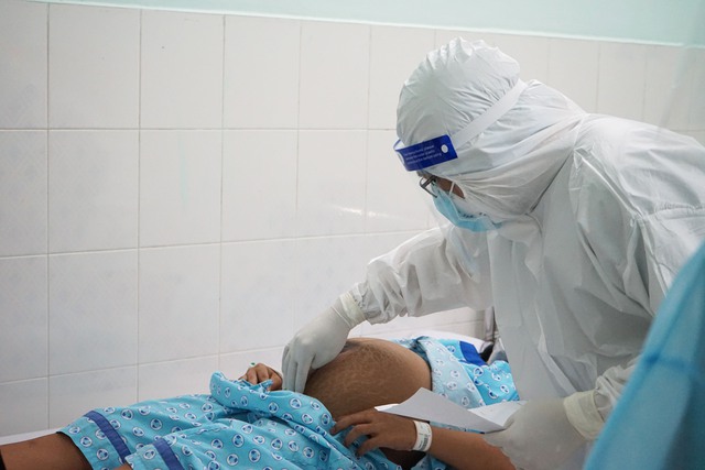Nâng cao vai trò của nữ hộ sinh trong hoạt động chăm sóc sức khỏe bà mẹ và trẻ sơ sinh vùng cao- Ảnh 2. Nâng cao vai trò của nữ hộ sinh trong hoạt động chăm sóc sức khỏe bà mẹ và trẻ sơ sinh vùng cao- Ảnh 2.