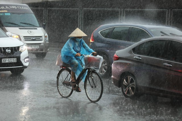 Miền Bắc chuyển mưa dông diện rộng- Ảnh 2.