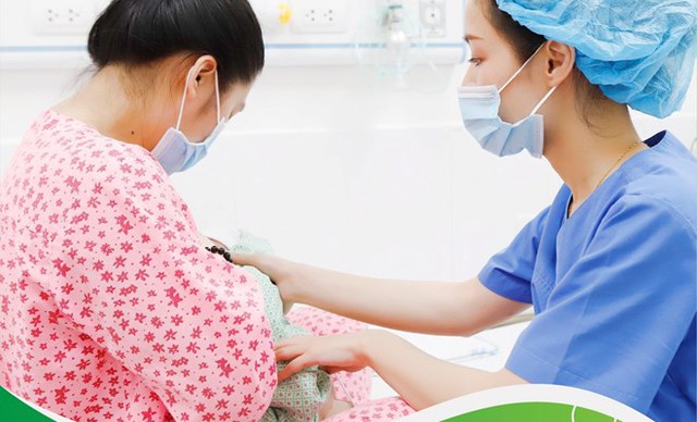 Vai trò cán bộ y tế và người có uy tín trong duy trì và phát huy việc nuôi con bằng sữa mẹ ở DTTS- Ảnh 2.