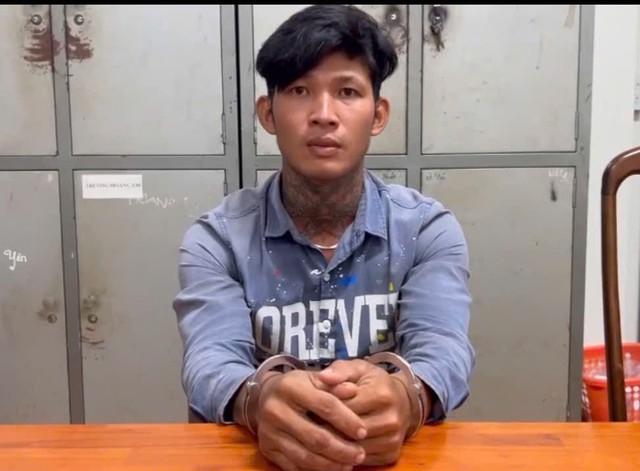 Va chạm sau chầu rượu, một người bị đâm chết
- Ảnh 1. Va chạm sau chầu rượu, một người bị đâm chết
- Ảnh 1.