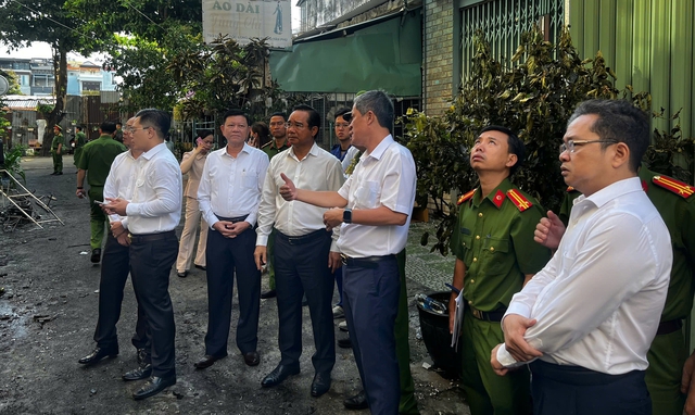 Chủ tịch UBND TPHCM chỉ đạo khắc phục vụ cháy làm 8 người tử vong tại cư xá Độc Lập- Ảnh 1. Chủ tịch UBND TPHCM chỉ đạo khắc phục vụ cháy làm 8 người tử vong tại cư xá Độc Lập- Ảnh 1.
