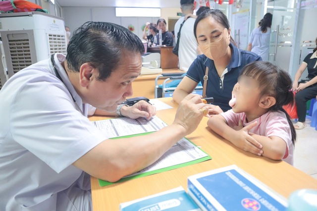 Phẫu thuật miễn phí dị tật khe hở môi, vòm miệng...- Ảnh 3. Phẫu thuật miễn phí dị tật khe hở môi, vòm miệng...- Ảnh 3.
