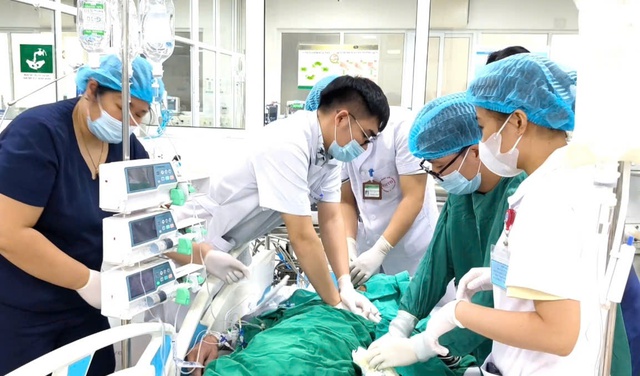 Ăn tiết canh, lòng lợn ở quán quen, người đàn ông phải thở máy, ngừng tim nguy kịch- Ảnh 2. Ăn tiết canh, lòng lợn ở quán quen, người đàn ông phải thở máy, ngừng tim nguy kịch- Ảnh 2.