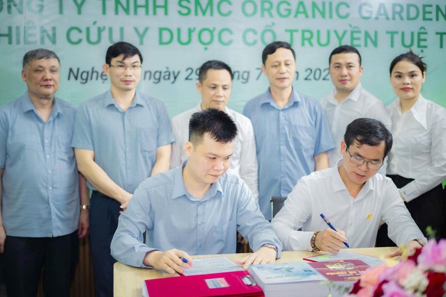 Viện nghiên cứu Y Dược cổ truyền Tuệ Tĩnh và Công ty TNHH SMC ORGANIC GARDEN ký hợp tác toàn diện- Ảnh 1. Viện nghiên cứu Y Dược cổ truyền Tuệ Tĩnh và Công ty TNHH SMC ORGANIC GARDEN ký hợp tác toàn diện- Ảnh 1.