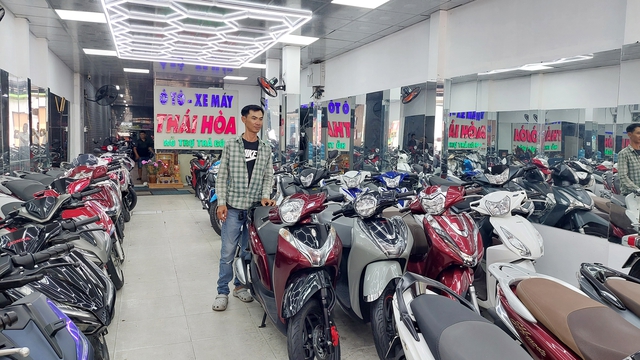 ‘Công thức hỗ trợ’ của ông chủ cửa hàng xe cũ dành cho sinh viên nhập học tại TPHCM- Ảnh 2. ‘Công thức hỗ trợ’ của ông chủ cửa hàng xe cũ dành cho sinh viên nhập học tại TPHCM- Ảnh 2.