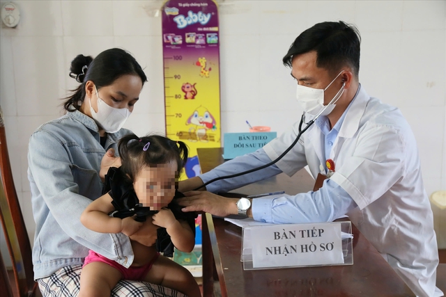 Chạy đua với dịch sởi: Đắk Lắk đạt tỷ lệ hơn 97% trong chiến dịch tiêm chủng toàn tỉnh- Ảnh 1.