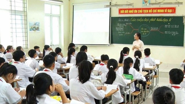 Phụ huynh cần lưu ý gì để mua sách giáo khoa cho năm học 2025 - 2026?- Ảnh 1. Phụ huynh cần lưu ý gì để mua sách giáo khoa cho năm học 2025 - 2026?- Ảnh 1.