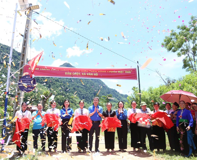 Trung ương Đoàn hỗ trợ cho bà con Sơn La bị thiệt hại bởi bão lũ- Ảnh 4. Trung ương Đoàn hỗ trợ cho bà con Sơn La bị thiệt hại bởi bão lũ- Ảnh 4.