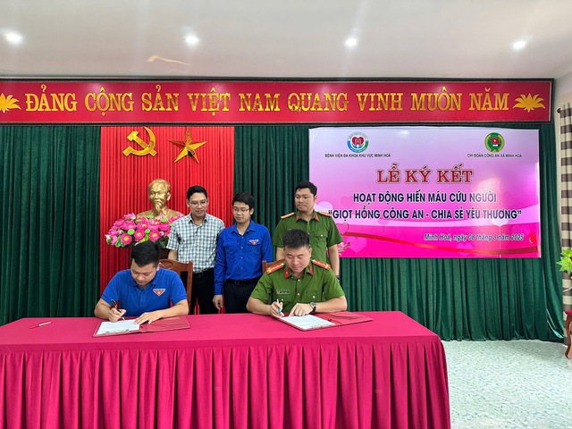 Chiến sĩ công an xã miền núi hiến máu cứu bệnh nhân nguy kịch- Ảnh 5. Chiến sĩ công an xã miền núi hiến máu cứu bệnh nhân nguy kịch- Ảnh 5.