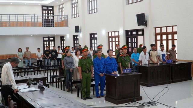 15 năm tù cho kẻ 'nổ' quen biết nhiều lãnh đạo cấp cao để 'chạy án'- Ảnh 1.