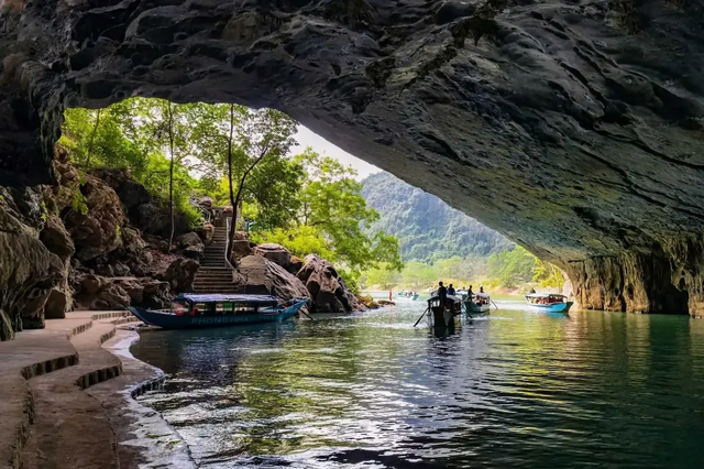 Những ký tự cổ bí ẩn trong hang Bi Ký - Phong Nha- Ảnh 1.