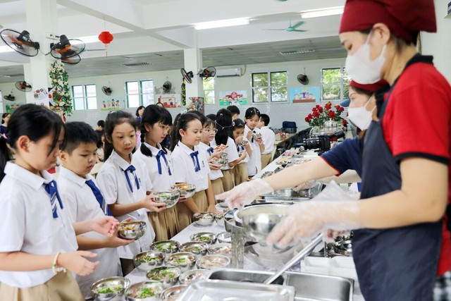 Dinh dưỡng học đường - chiến lược quan trọng góp phần tăng cường sức khỏe cho trẻ- Ảnh 1. Dinh dưỡng học đường - chiến lược quan trọng góp phần tăng cường sức khỏe cho trẻ- Ảnh 1.