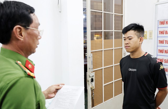 Bắt kẻ yêu cầu con nợ chụp ảnh khỏa thân mới cho vay tiền- Ảnh 1.