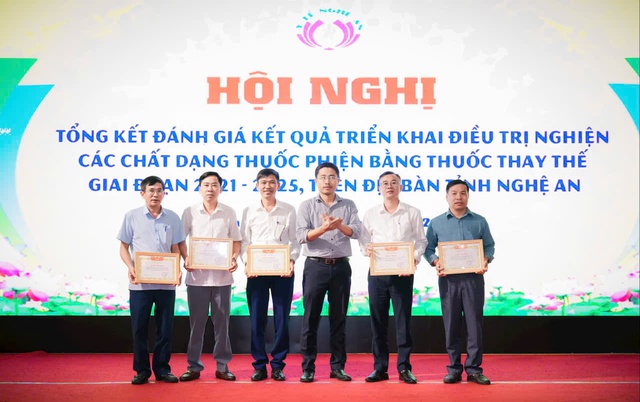Nghệ An: Điều trị Methadone giúp giảm mạnh tội phạm, tiêm chích ma túy
- Ảnh 5. Nghệ An: Điều trị Methadone giúp giảm mạnh tội phạm, tiêm chích ma túy
- Ảnh 5.