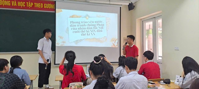Sửa chương trình, chưa sửa SGK: Học sinh cuối cấp lo lắng, phụ huynh băn khoăn- Ảnh 1.