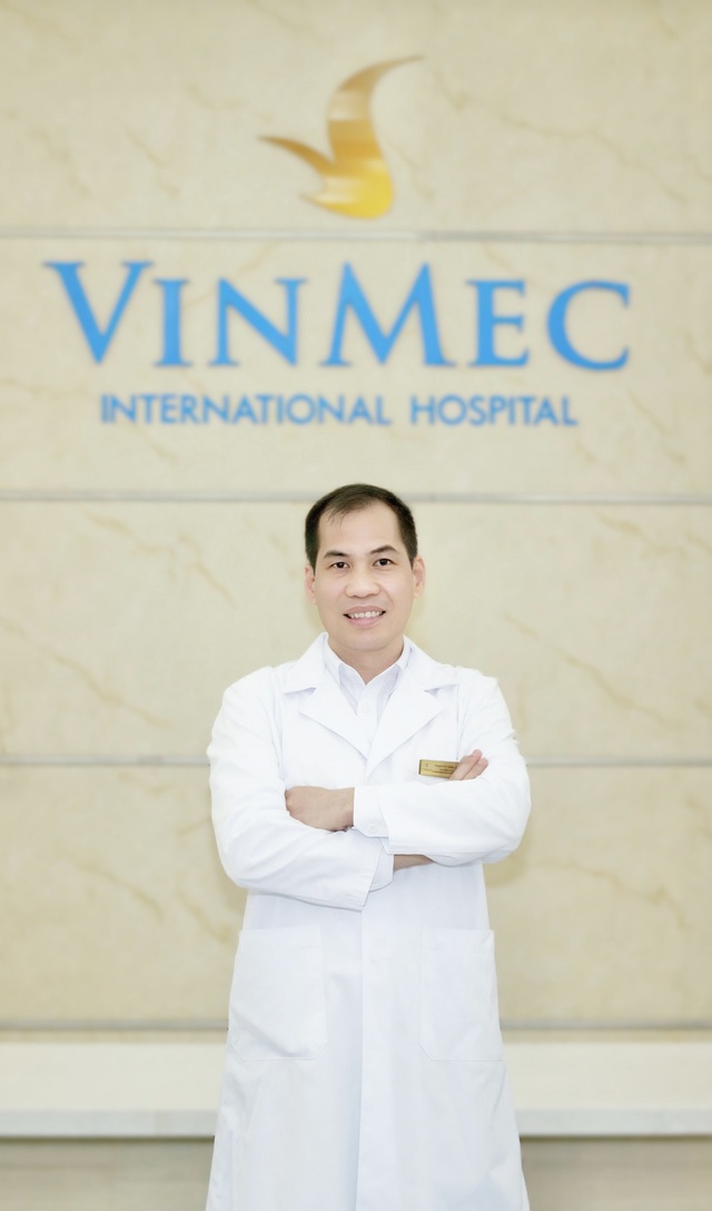 Thầy thuốc Ưu tú Phạm Việt Hùng: Người chinh phục những ca mổ 'bất khả thi' ở Quảng Ninh- Ảnh 3. Thầy thuốc Ưu tú Phạm Việt Hùng: Người chinh phục những ca mổ 'bất khả thi' ở Quảng Ninh- Ảnh 3.