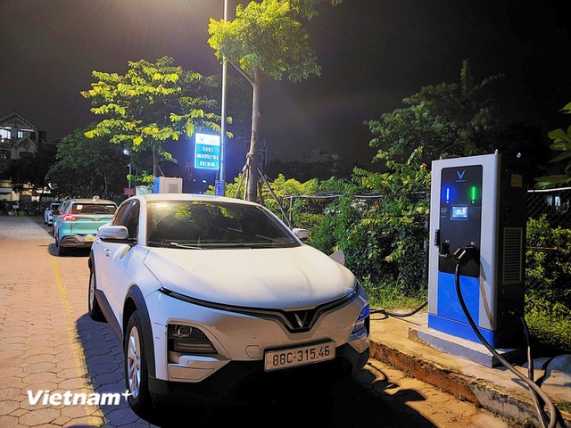 Hà Nội đưa ra nguyên tắc lựa chọn các vị trí lắp đặt trạm sạc cho xe điện- Ảnh 1.