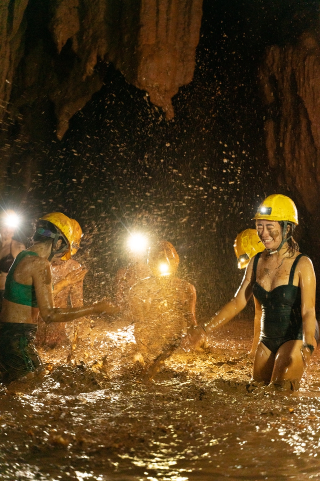 Khám phá hang động giữa lòng di sản thiên nhiên thế giới có loại bùn khoáng tốt cho sức khỏe- Ảnh 9.