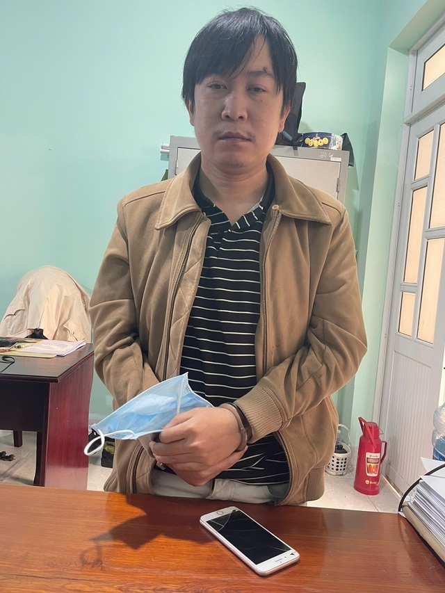 'Nổ' làm trưởng phòng ngân hàng, lừa tiền bạn học cũ hơn 9 tỉ đồng- Ảnh 1.
