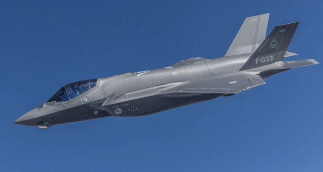 F-35 tàng hình liệu có đủ sức hạ gục Su-27 lão luyện? - Ảnh 1.