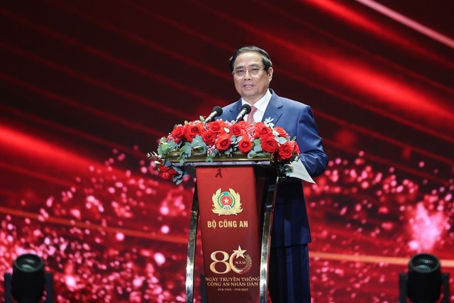 80 năm Công an nhân dân Việt Nam với sự nghiệp xây dựng và phát triển kinh tế - xã hội của đất nước- Ảnh 3. 80 năm Công an nhân dân Việt Nam với sự nghiệp xây dựng và phát triển kinh tế - xã hội của đất nước- Ảnh 3.