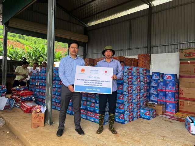 Cứu trợ đồ dùng thiết yếu cho người dân vùng lũ Điện Biên- Ảnh 2. Cứu trợ đồ dùng thiết yếu cho người dân vùng lũ Điện Biên- Ảnh 2.