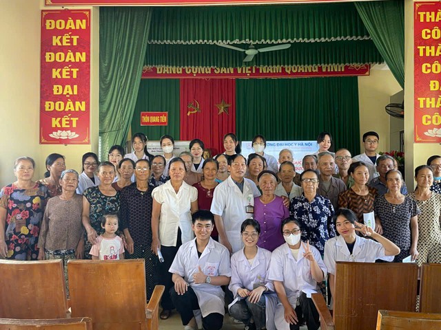 Thủ khoa Điều dưỡng Y Hà Nội: Chữa lành bằng cả trái tim- Ảnh 2. Thủ khoa Điều dưỡng Y Hà Nội: Chữa lành bằng cả trái tim- Ảnh 2.