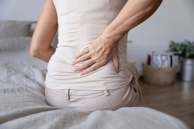 Ngủ sai tư thế - Nguyên nhân âm thầm gây thoát vị đĩa đệm- Ảnh 2.