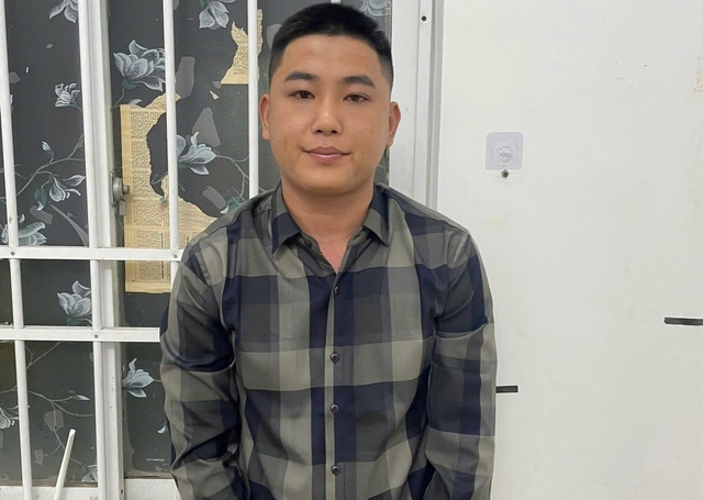 Bắt khẩn cấp thanh niên đánh gãy sống mũi tài xế taxi công nghệ ở TPHCM- Ảnh 1.