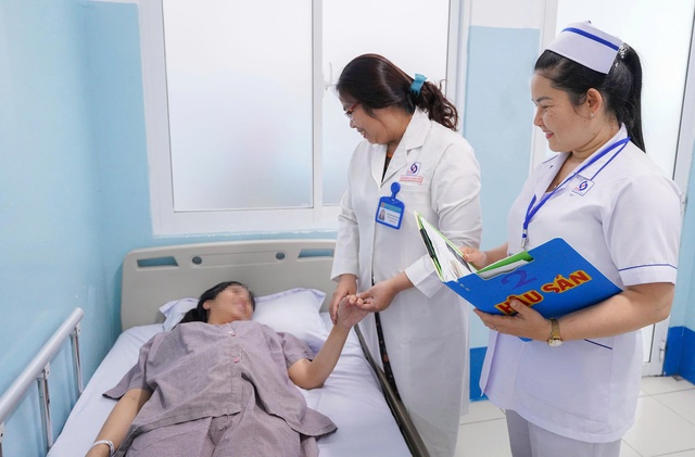 Sản phụ bị nhau tiền đạo trung tâm cực hiếm vượt cạn thành công- Ảnh 2.